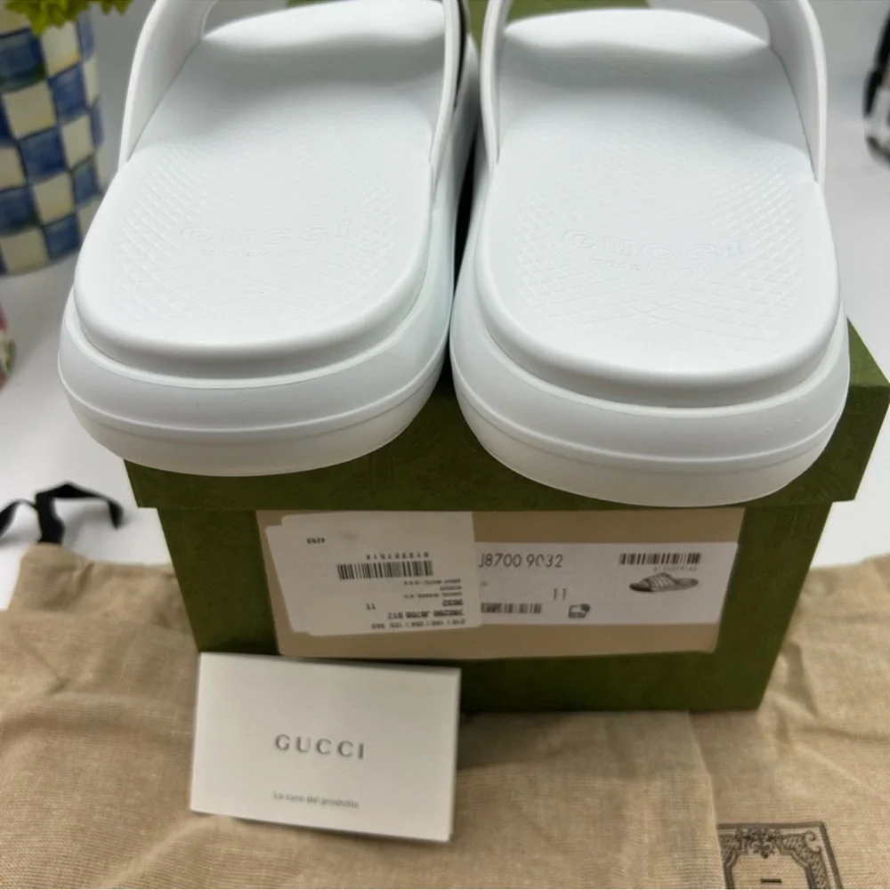 Men’s Gucci, web striped rubber pool slide size 11 made in Italy. Newest style! - Picture 9 of 12
